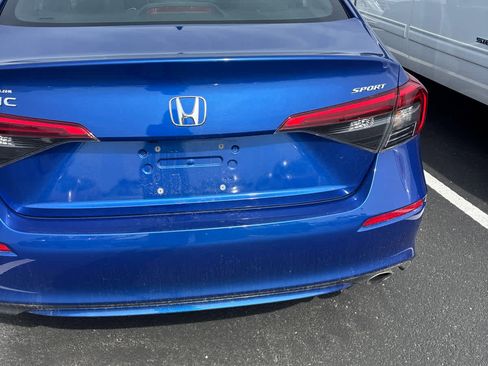 Used 2022 Honda Civic Sport image 4