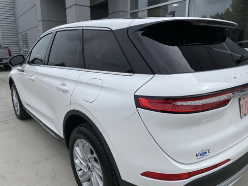 Used 2025 Lincoln Corsair AWD image 15