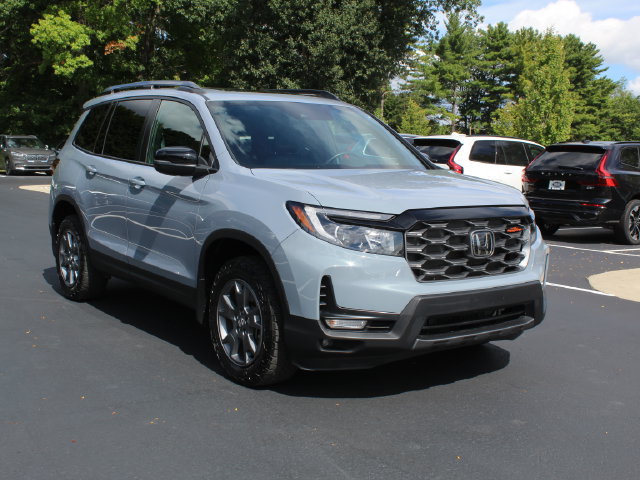 Used 2025 Honda Passport TrailSport image 1