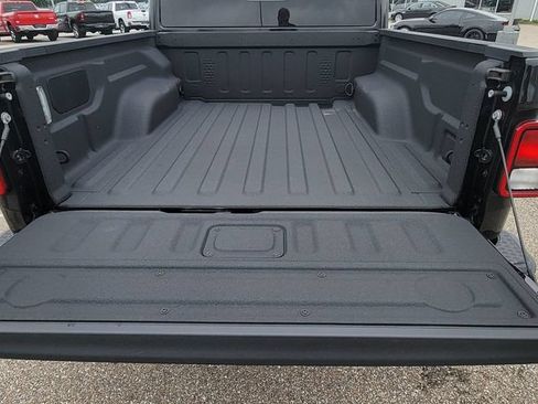Used 2025 Jeep Gladiator Sport AWD/4WD image 6