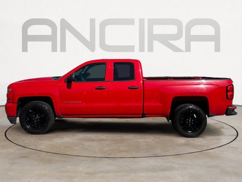 Used 2018 Chevrolet Silverado 1500 Custom w/ Custom Convenience Package RWD image 7