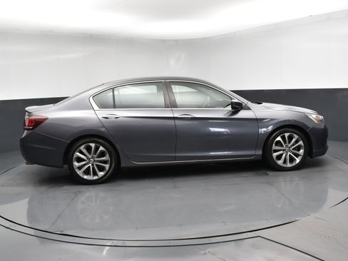 Used 2013 Honda Accord Sport image 3