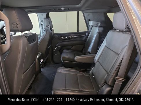 Used 2021 GMC Yukon Denali w/ Denali Premium Package image 18