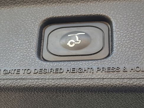 Used 2017 Ford Explorer XLT w/ Equipment Group 202A image 30