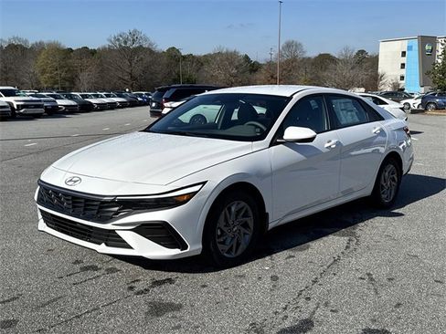 New 2026 Hyundai Elantra Blue image 3