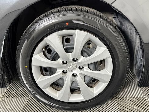 Used 2021 Toyota Corolla LE w/ Carpet Mat Package (TMS) image 30