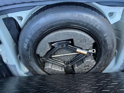 Used 2020 Toyota RAV4 Limited image 18