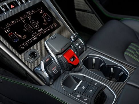 Used 2023 Lamborghini Urus Performante AWD/4WD image 53