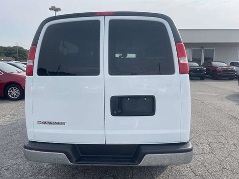 Used 2025 Chevrolet Express 3500 LT w/ LT Preferred Equipment Group RWD image 5