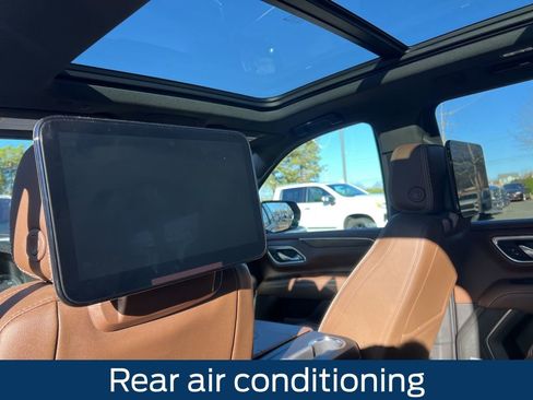 Used 2021 Chevrolet Suburban High Country image 17