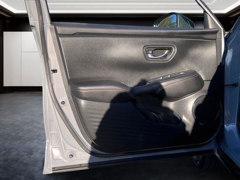 Used 2023 Honda HR-V Sport image 18