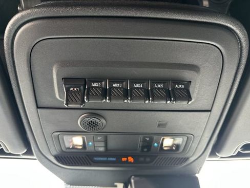 Certified 2024 Ford Bronco Black Diamond AWD/4WD image 28