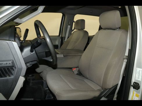 Used 2018 Ford F150 XLT image 12