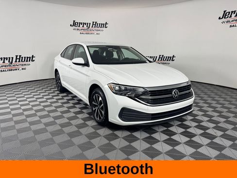 Used 2022 Volkswagen Jetta S image 5