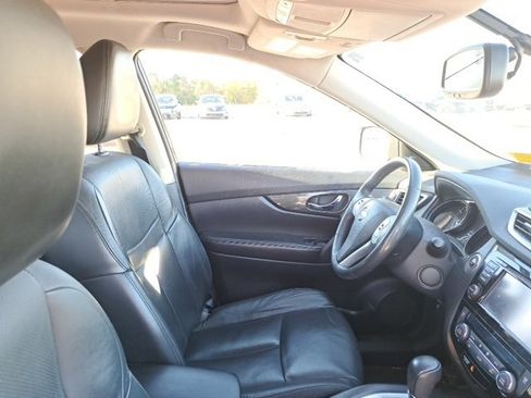 Used 2015 Nissan Rogue SL w/ SL Premium Package image 5