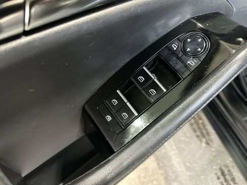 Used 2022 MAZDA MAZDA3 s image 19