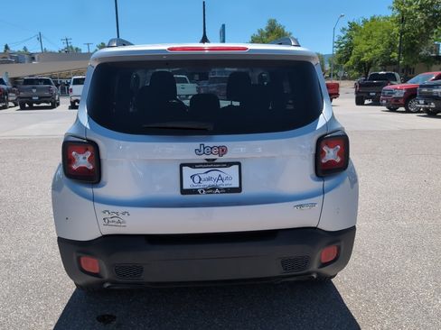 Used 2017 Jeep Renegade Latitude AWD/4WD image 7
