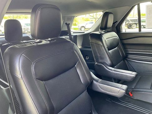 Used 2023 Ford Explorer Limited w/ Limited Technology Package AWD/4WD image 39