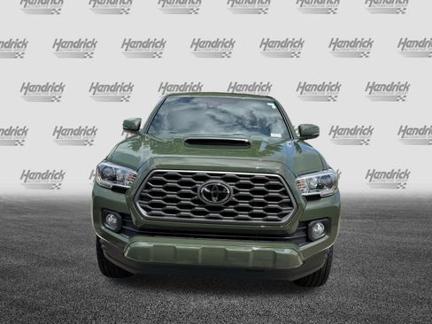 Used 2022 Toyota Tacoma TRD Sport AWD/4WD image 3