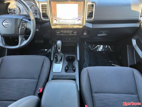 Used 2022 Nissan Frontier SV RWD image 17