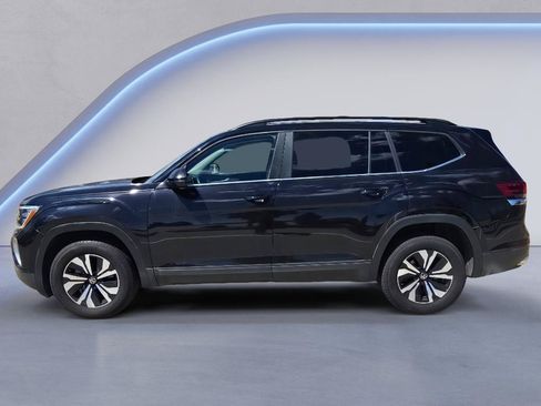 Used 2025 Volkswagen Atlas SE AWD/4WD image 2