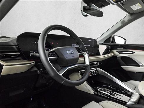 New 2025 Audi Q5 Prestige image 10