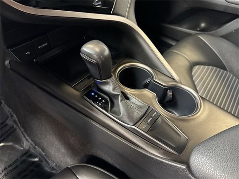 Used 2024 Toyota Camry SE image 19