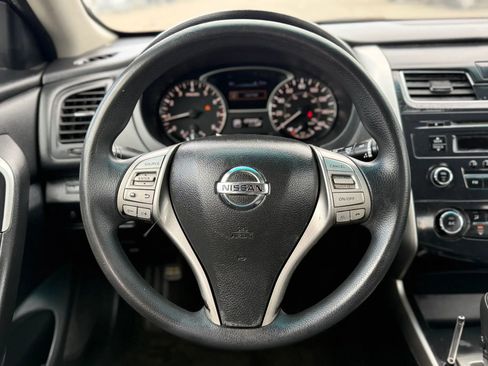 Used 2013 Nissan Altima 2.5 S w/ Premium Pkg FWD image 30