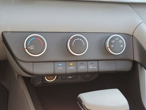 New 2026 Hyundai Elantra SE image 9