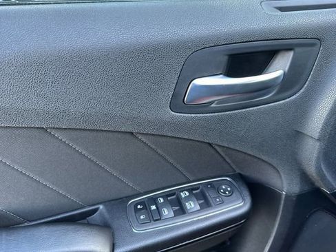 Used 2023 Dodge Charger SXT w/ Blacktop Package image 11