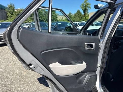 Used 2026 Hyundai Venue SEL FWD image 35