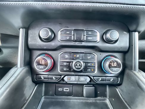 Used 2023 Chevrolet Tahoe LT w/ Luxury Package RWD image 17