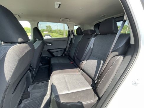 Certified 2022 Nissan Rogue SV image 16