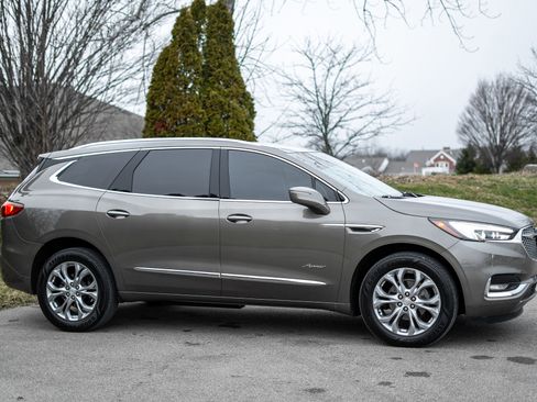 Used 2020 Buick Enclave Avenir w/ Avenir Technology Package image 4