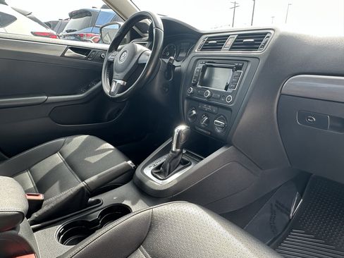 Used 2014 Volkswagen Jetta TDI FWD image 9