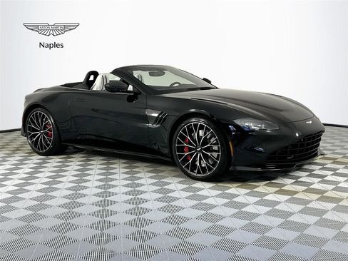 Used 2023 Aston Martin V8 Vantage Roadster image 1