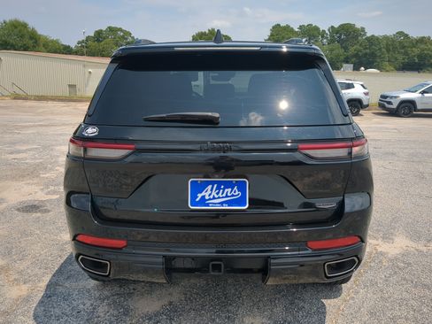 Certified 2025 Jeep Grand Cherokee Summit AWD/4WD image 4