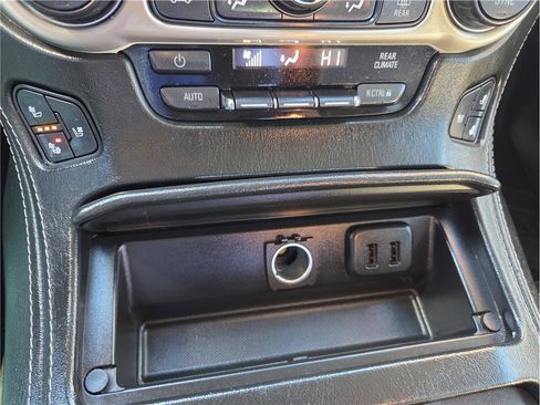 Used 2017 GMC Yukon Denali image 21