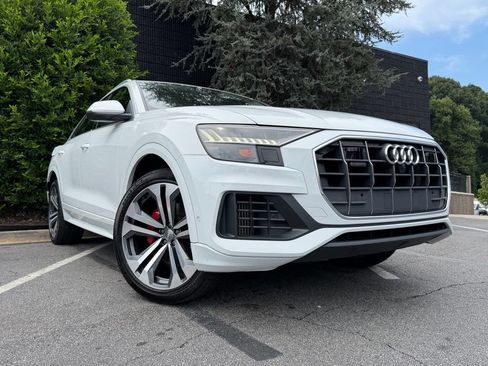 Used 2019 Audi Q8 Prestige w/ Luxury Package AWD/4WD image 8