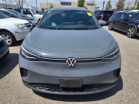 Used 2024 Volkswagen ID.4 2WD image 9