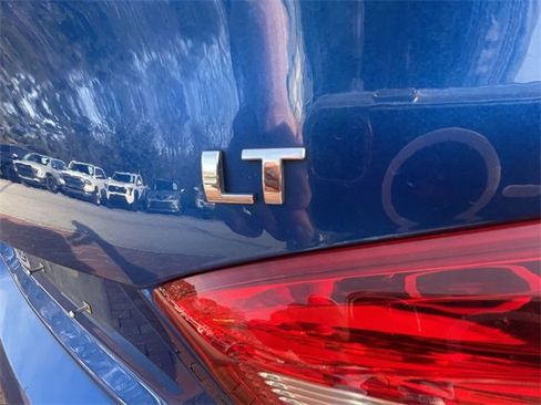 Used 2017 Chevrolet Cruze LT image 19