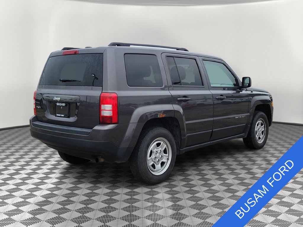 Used 2016 Jeep Patriot Sport w/ Power Value Group AWD/4WD image 4
