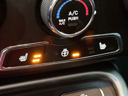 Used 2018 Jeep Compass Latitude w/ Cold Weather Group image 20