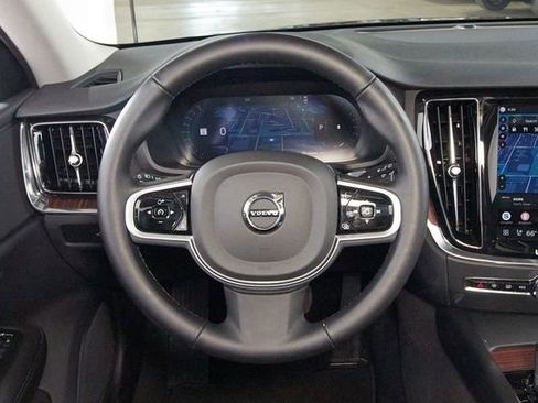 Certified 2025 Volvo V60 B5 Cross Country Plus AWD/4WD image 7