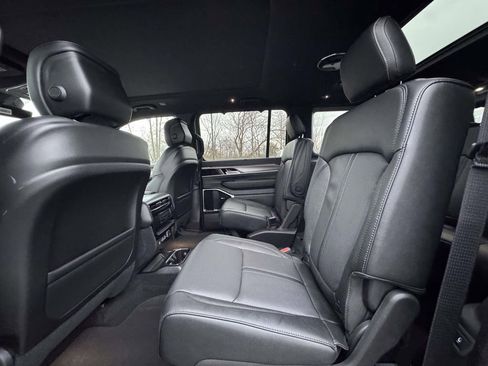 New 2026 Jeep Grand Wagoneer Limited AWD/4WD image 15