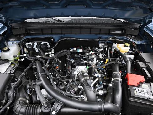 New 2025 Ford Bronco Badlands image 12