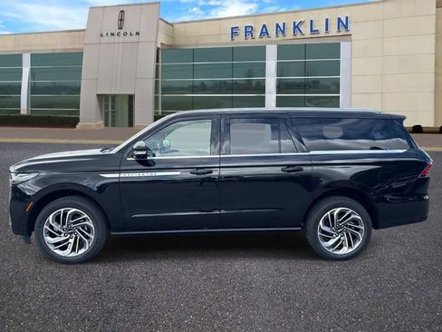 New 2025 Lincoln Navigator L Reserve AWD/4WD image 4