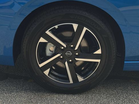 Used 2025 Nissan Sentra SV FWD image 29