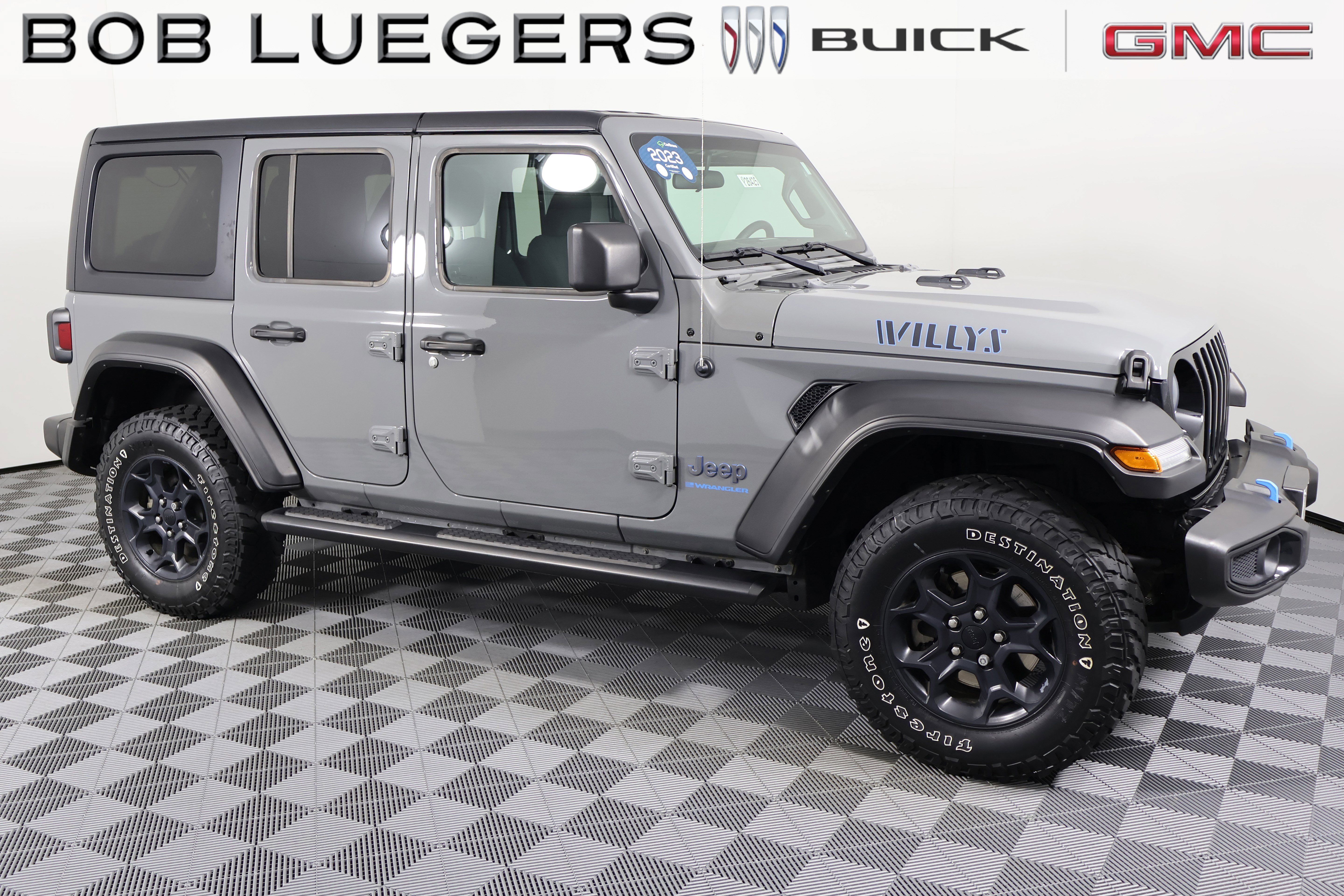 Used 2023 Jeep Wrangler Unlimited w/ Cold Weather Group AWD/4WD image 2