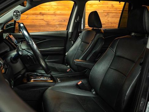 Used 2021 Honda Pilot Touring image 10
